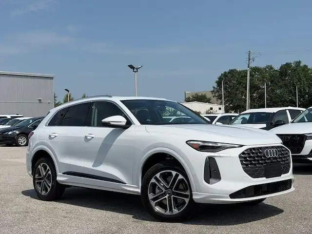 2026 Audi Q5 Premium Plus quattro's photo