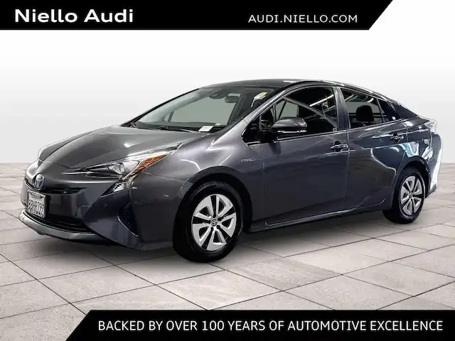 2017 Toyota Prius Two's photo