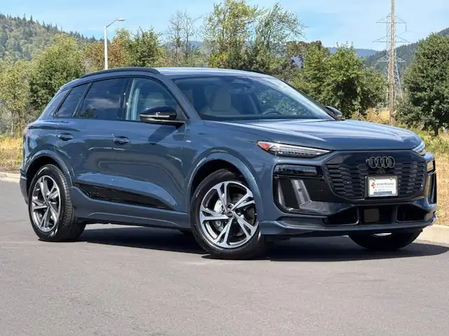 2027 Audi Q6 e-tron Prestige quattro's photo