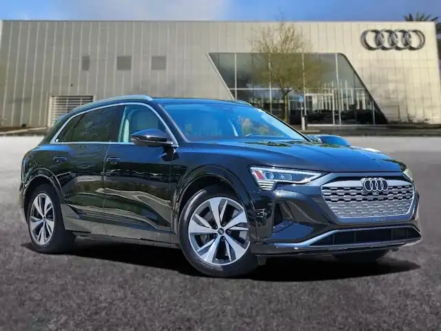 2024 Audi Q8 e-tron 114 kWh Premium Plus quattro 55's photo