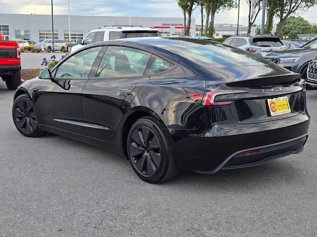 2025 Tesla Model 3 Long Range photo 3