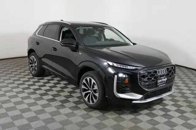 2026 Audi Q3 S Line quattro's photo