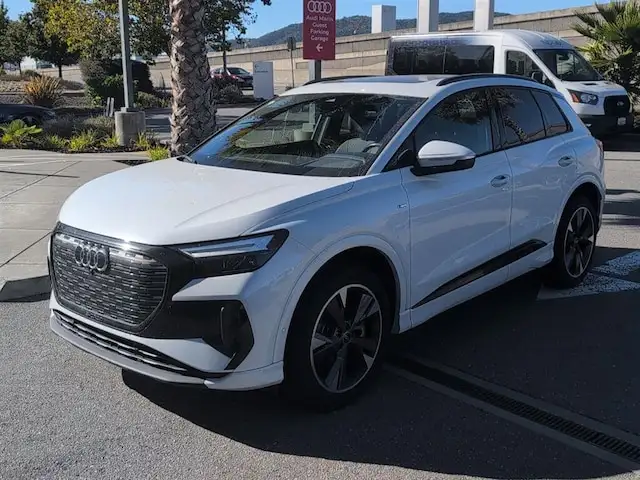 2024 Audi Q4 e-tron 50 Premium Plus quattro's photo