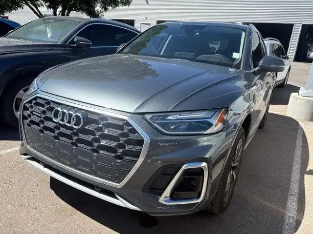 2023 Audi Q5 45 Premium's photo
