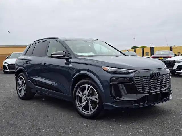 2027 Audi Q6 e-tron Premium Plus quattro's photo