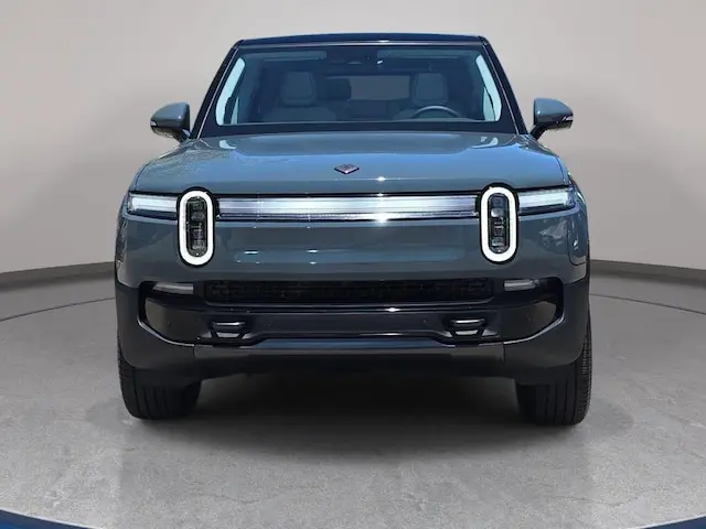 2025 Rivian R1S Ascend Tri Max photo 3