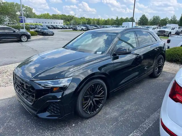2026 Audi SQ8 Premium Plus quattro's photo