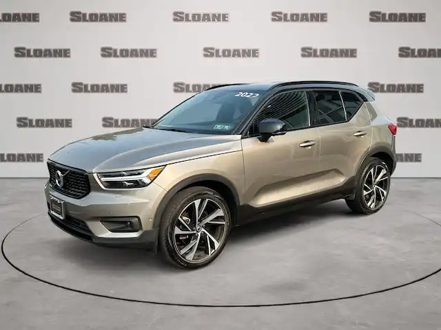 2022 Volvo XC40 T5 R-Design AWD's photo