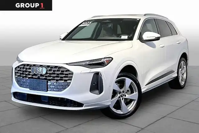 2025 Audi Q5 40 Premium Plus's photo
