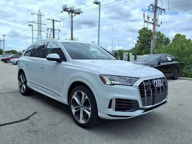 2023 Audi Q7 55 Premium Plus quattro Tiptronic's photo