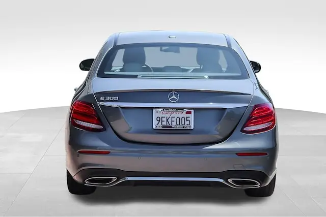 2019 Mercedes-Benz E-Class E300 photo 5