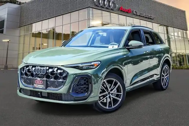 2026 Audi Q5 Premium Plus quattro's photo