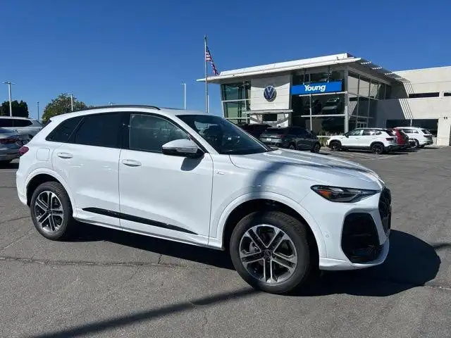 2026 Audi Q5 Premium quattro's photo