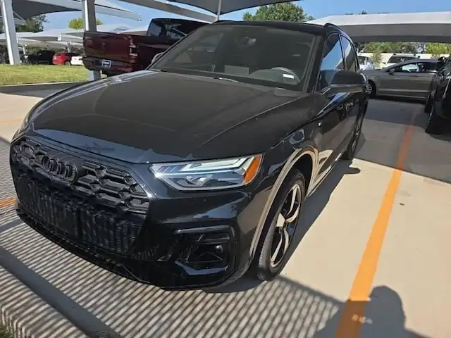 2024 Audi Q5 45 Premium Plus's photo