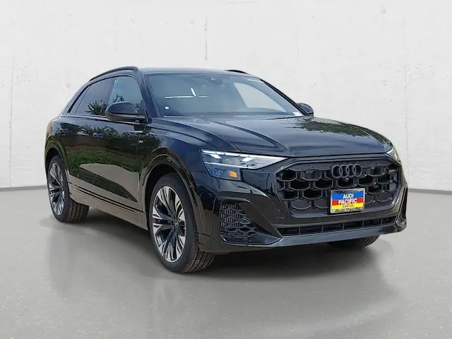 2026 Audi Q8 55 Premium Plus quattro Tiptonic photo 3