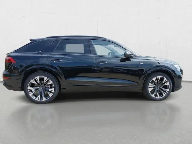 2026 Audi Q8 55 Premium Plus quattro Tiptonic photo 4
