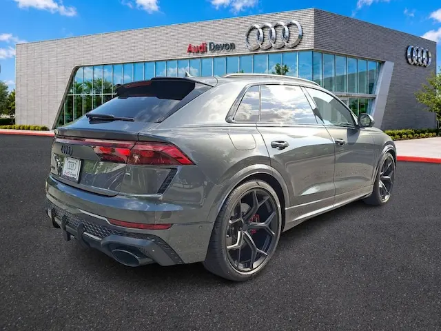 2026 Audi RS Q8 Base photo 4