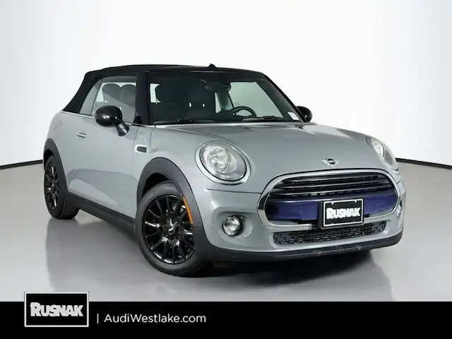 2018 MINI Cooper Convertible's photo