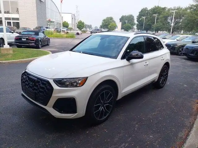 2023 Audi SQ5 Premium Plus's photo