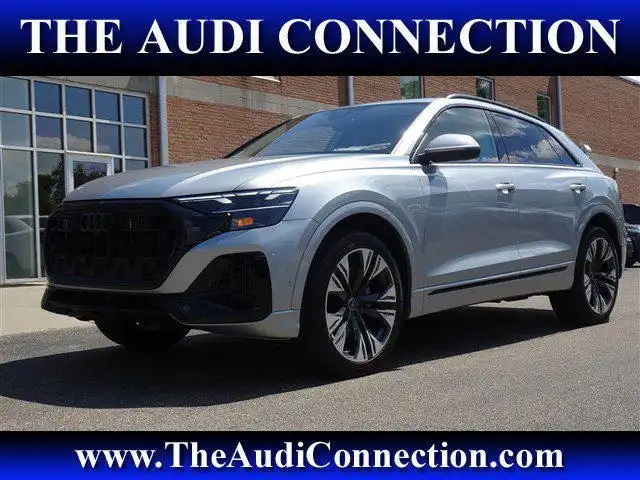 2025 Audi Q8 55 Premium quattro Tiptronic's photo
