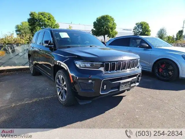 2023 Jeep Grand Cherokee Overland 4x4's photo