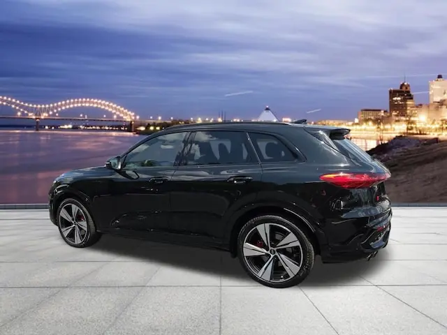 2026 Audi SQ5 Prestige quattro photo 3