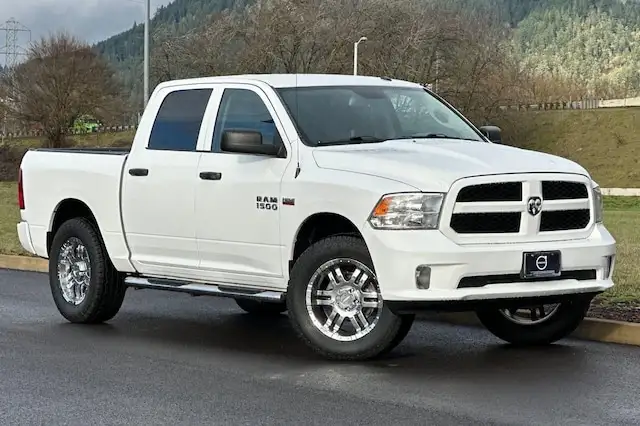 2016 RAM 1500 Express 4x4 Crew Cab 5'7's photo