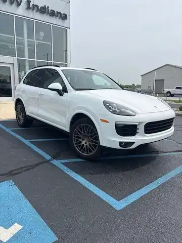 2018 Porsche Cayenne Platinum Edition's photo