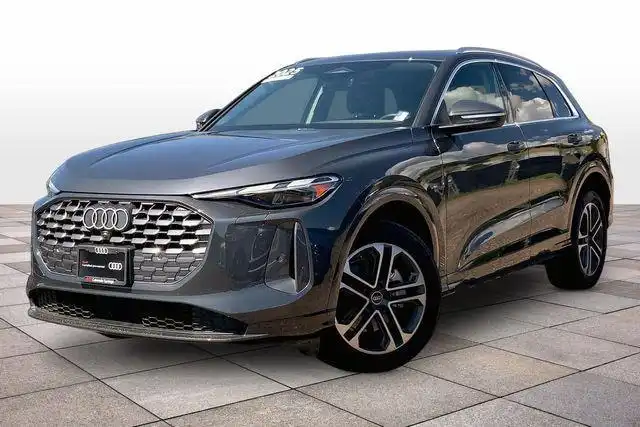 2025 Audi Q5 40 Premium's photo