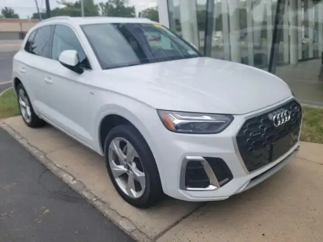 2023 Audi Q5 45 Premium Plus's photo