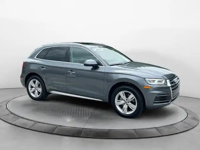 2019 Audi Q5 2.0T quattro S tronic Premium Plus's photo