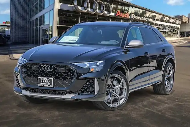 2025 Audi RS Q8 Base's photo
