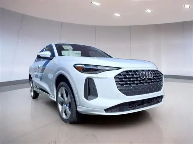 2025 Audi Q5 40 Premium Plus's photo