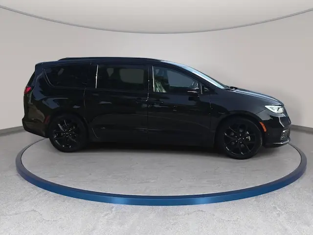 2025 Chrysler Pacifica Limited photo 4