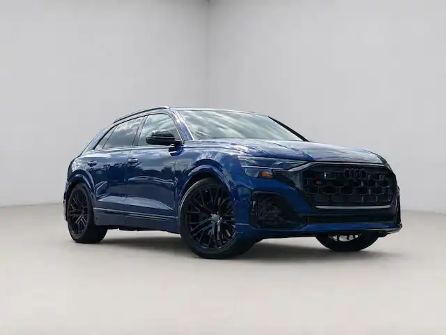 2026 Audi SQ8 Premium Plus quattro's photo
