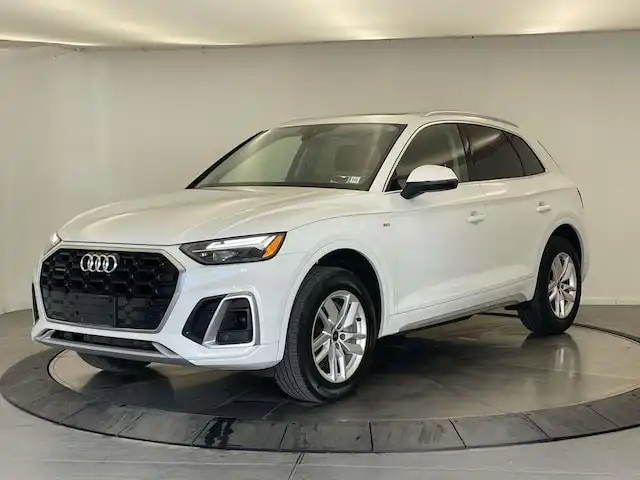 2023 Audi Q5 45 Premium's photo