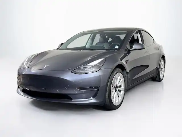2022 Tesla Model 3 Standard Range Plus's photo