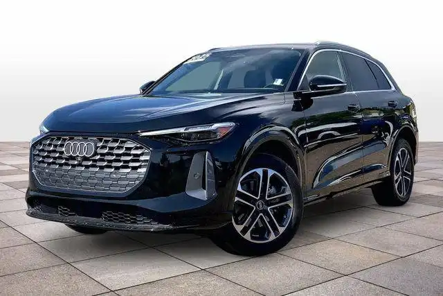 2025 Audi Q5 40 Premium Plus's photo