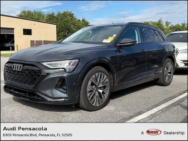 2024 Audi Q8 e-tron 114 kWh Premium Plus quattro 55's photo
