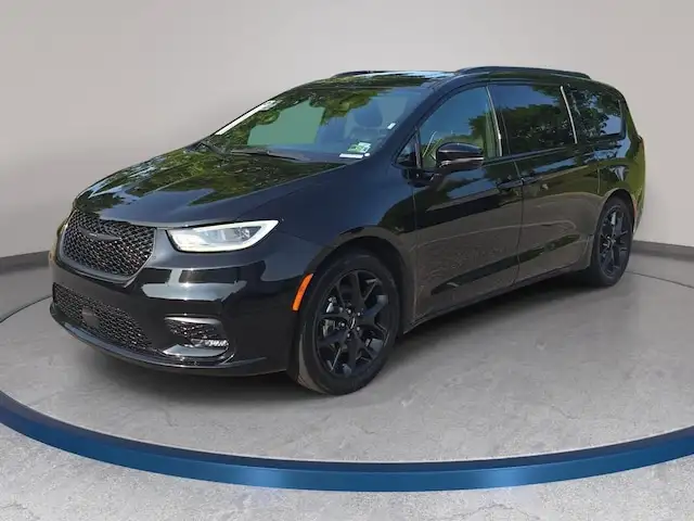 2025 Chrysler Pacifica Limited's photo