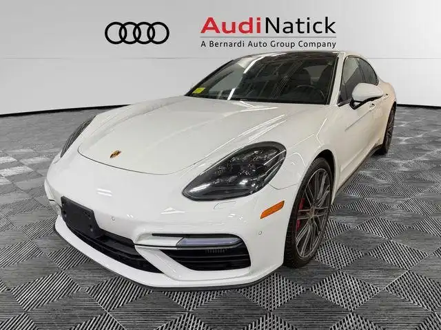 2017 Porsche Panamera Turbo's photo