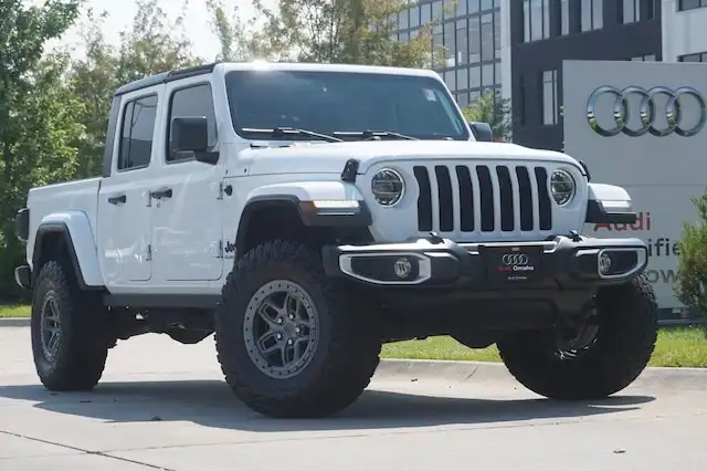 2021 Jeep Gladiator Sport S's photo