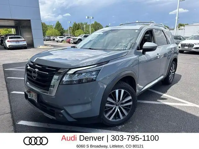 2022 Nissan Pathfinder Platinum 4WD's photo