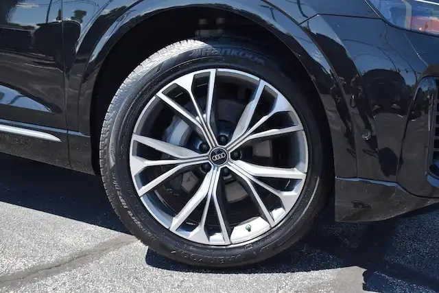 2024 Audi Q8 55 Premium Plus Tiptonic quattro's photo