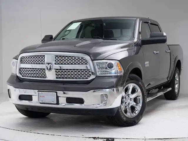 2018 RAM 1500 Laramie 4WD Crew Cab 5'7's photo