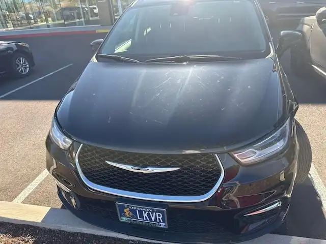 2022 Chrysler Pacifica Hybrid Touring L Hybrid's photo
