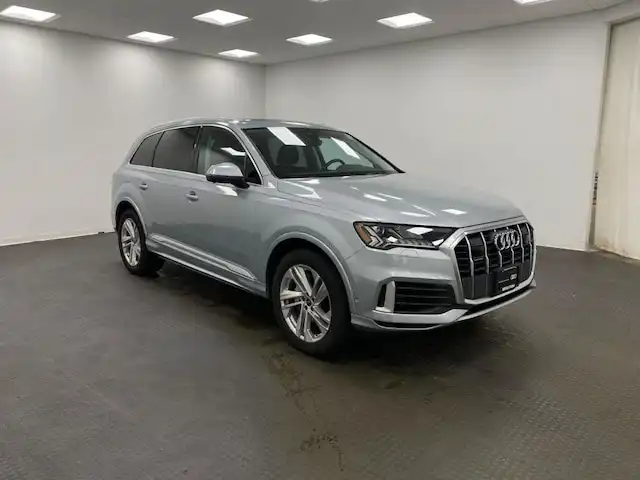 2023 Audi Q7 55 Premium Plus quattro Tiptronic's photo