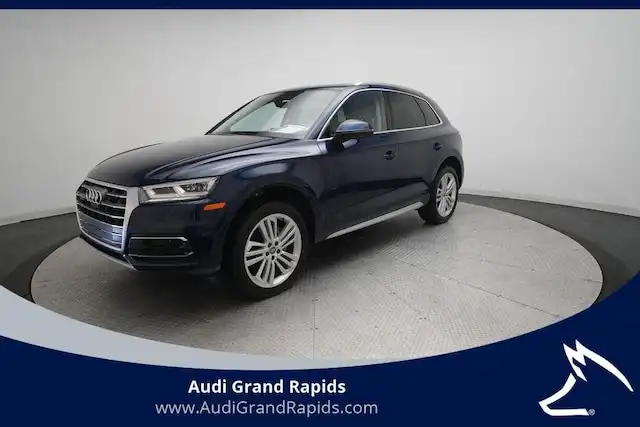 2018 Audi Q5 2.0T quattro S tronic Prestige's photo