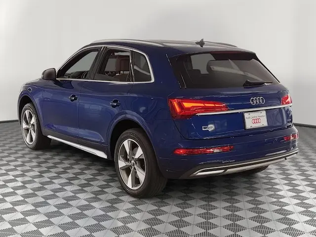 2023 Audi Q5 40 Premium Plus photo 3