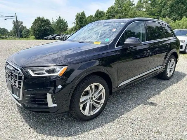2023 Audi Q7 55 Premium Plus quattro Tiptronic's photo